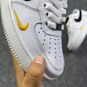 AF1 Trang Den chi vang