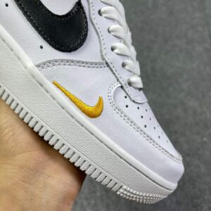 AF1 essential white black gold