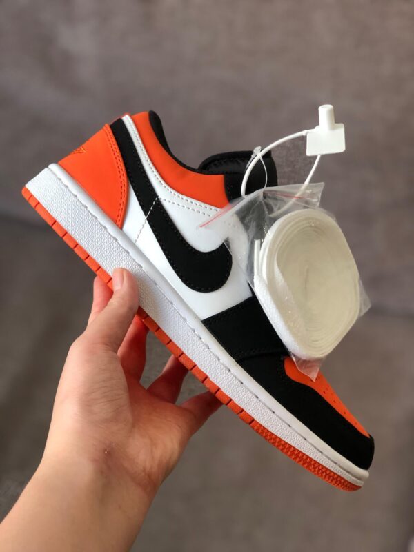 Jordan Cam Den Low