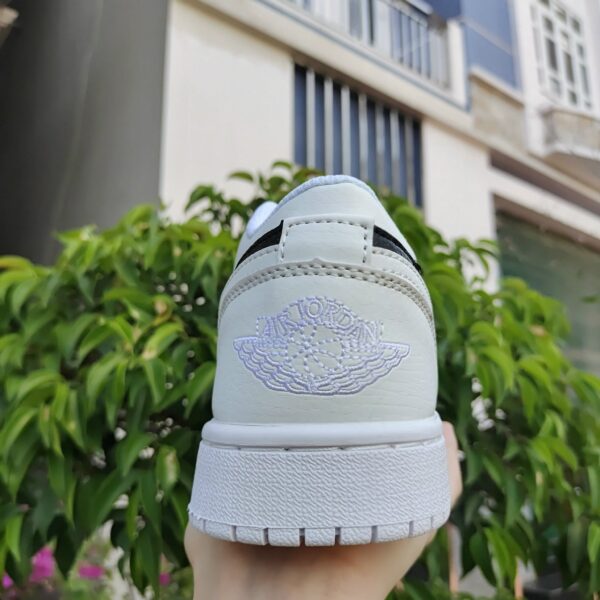 Mong Giay Jordan Panda Nike Air Jordan 1 Low Panda Trang Den