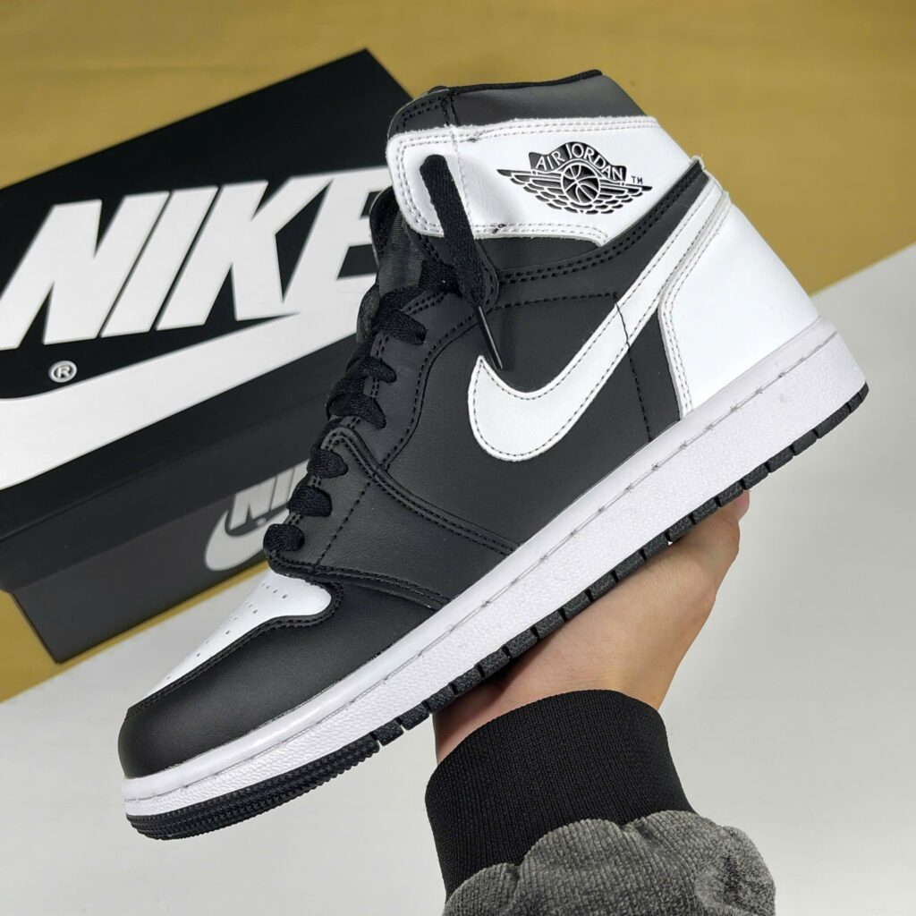 giay nike air jordan 1 retro high og black white scaled e1746970236151