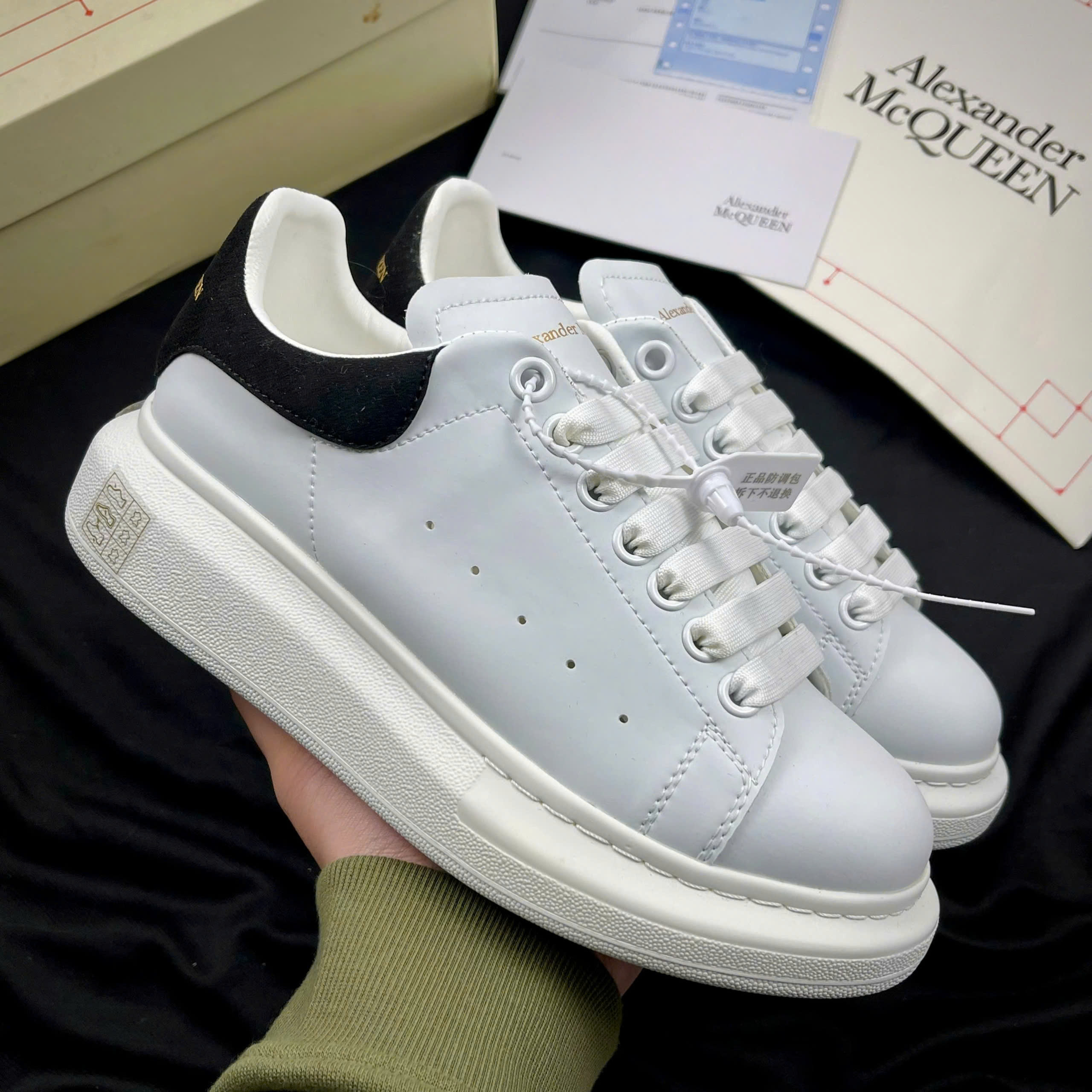 Alexander MCQ Gót Nỉ - Bản Chuẩn Dây Lụa - Hình ảnh 10