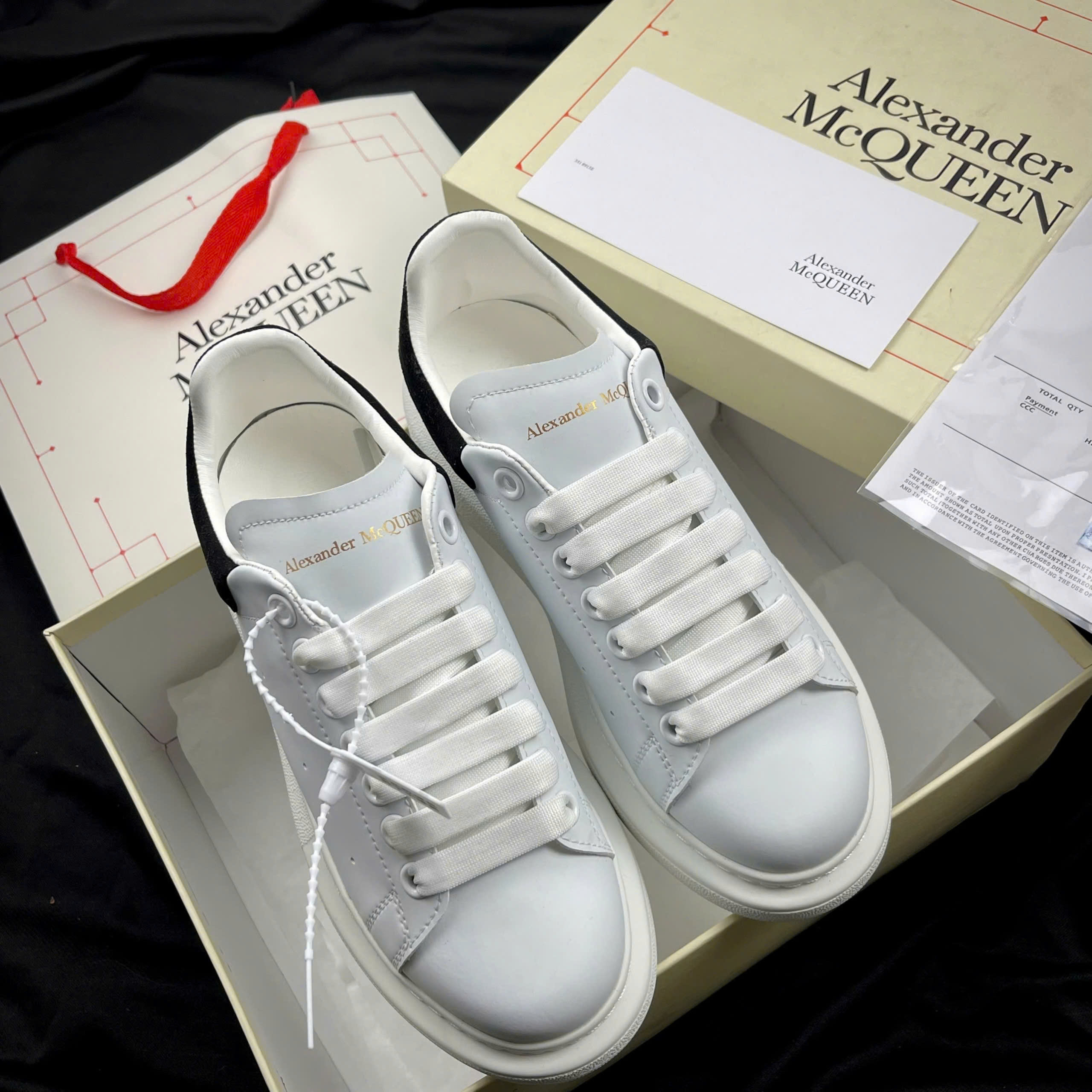 Alexander MCQ Gót Nỉ - Bản Chuẩn Dây Lụa - Hình ảnh 7