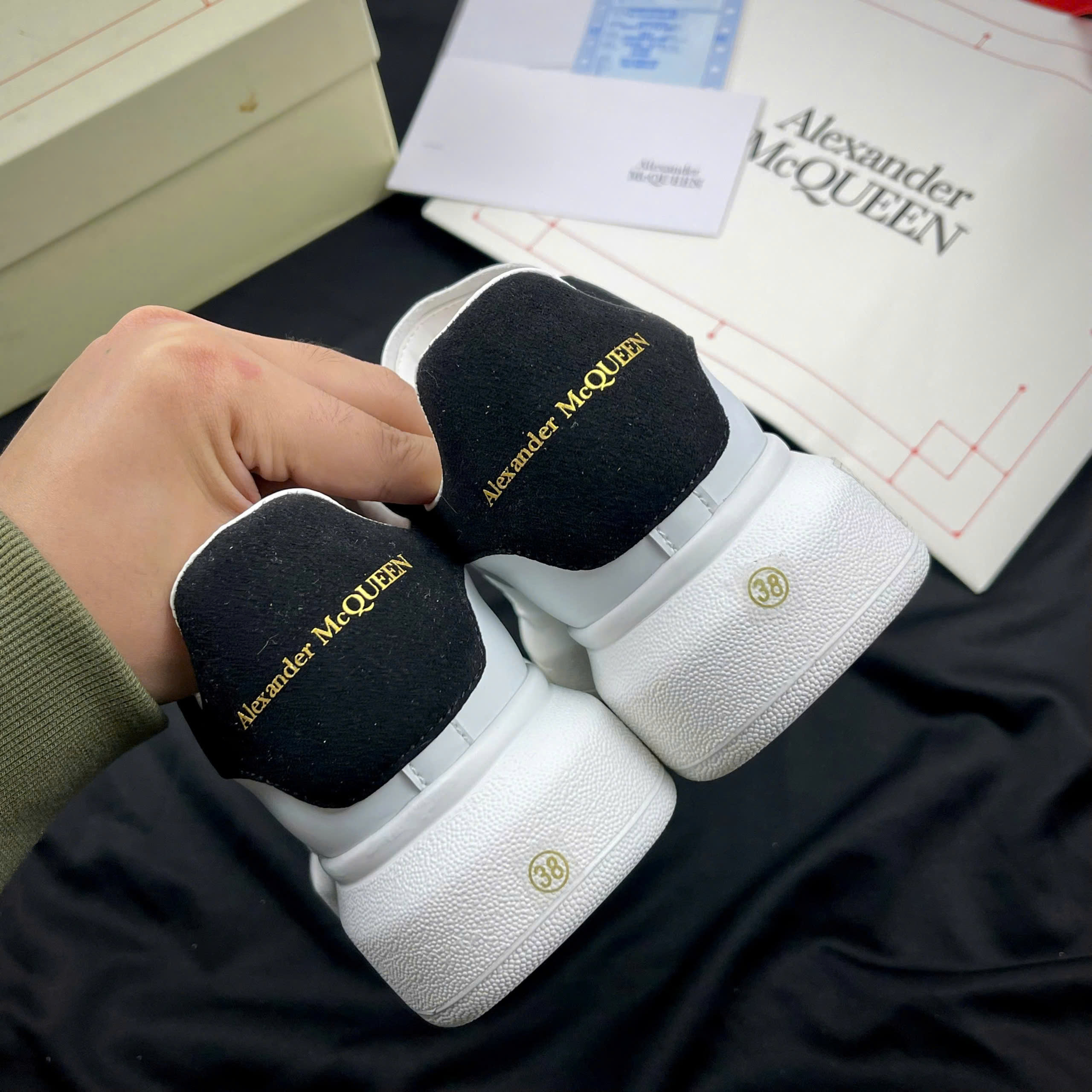 Alexander MCQ Gót Nỉ - Bản Chuẩn Dây Lụa - Hình ảnh 8