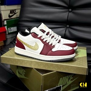 Giay Air Jordan 1 Low Se Minimalist Burgundy Gold Giay Air Jordan 1 Low SE Minimalist Burgundy Gold