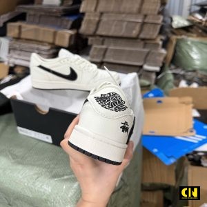 Giay Air Jordan 1 Low Travis Scott Stussy White Black Luxury Giày Air Jordan 1 Low Travis Scott Stussy White Black Luxury