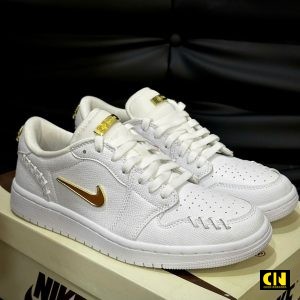 Giay Jd1 Co Thap Method Of Make Sail Trang Kem Logo Vang Giày JD1 Cổ Thấp Method Of Make Sail Trắng Kem Logo Vàng