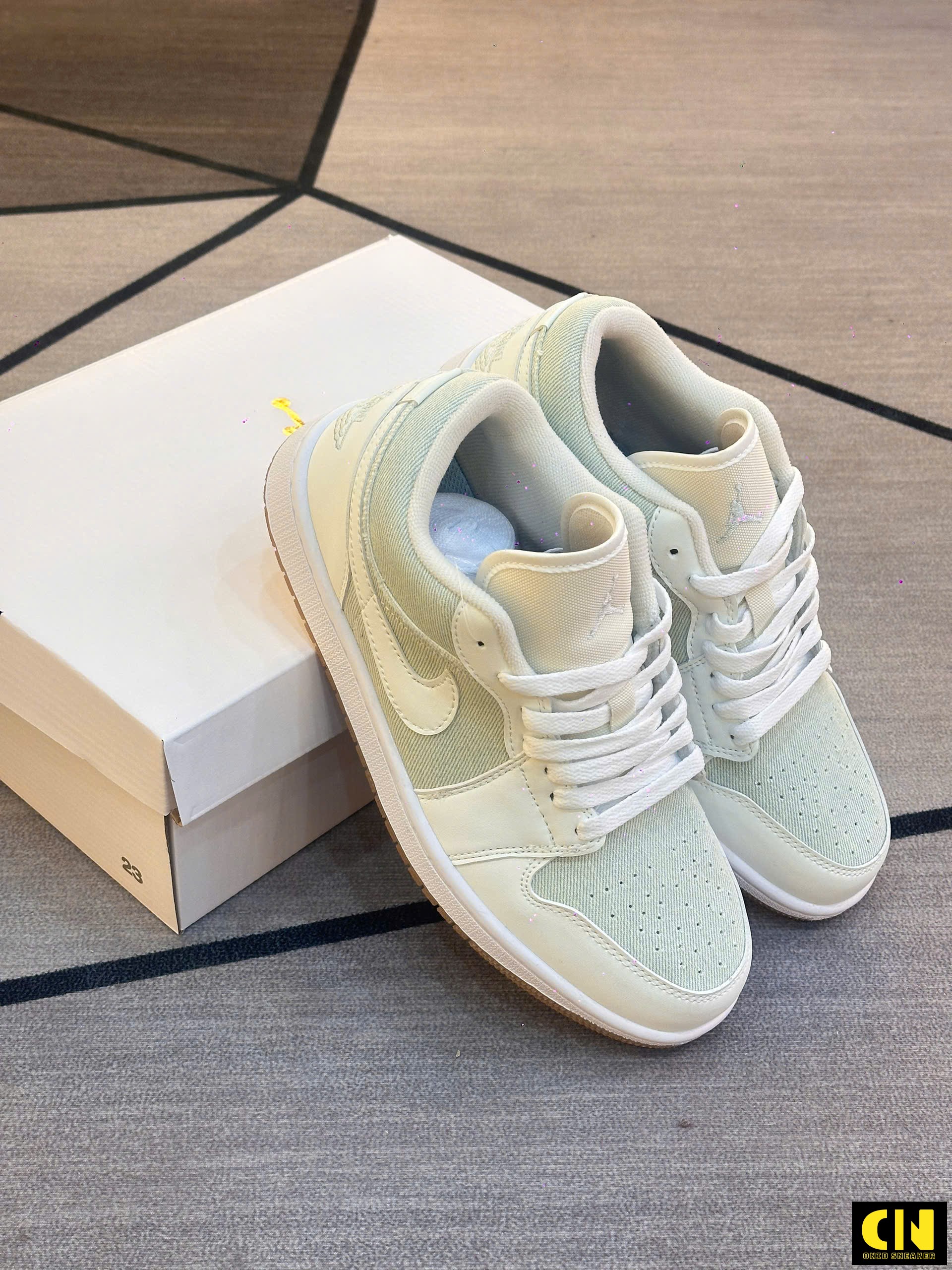 Giày Jd1 Cổ Thấp Panda Denim Xám Trắng Đế Nâu Giày JD1 Cổ Thấp Panda Denim Xám Trắng Đế Nâu