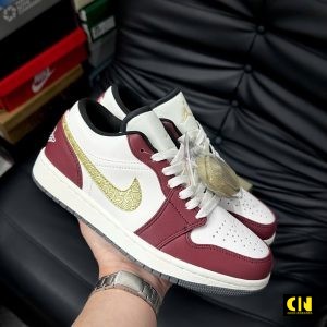 Giay Jordan 1 Low Se Year Of The Dragon White Burgundy Trang Do Giày Jordan 1 Low SE Year of the Dragon White Burgundy Trắng Đỏ