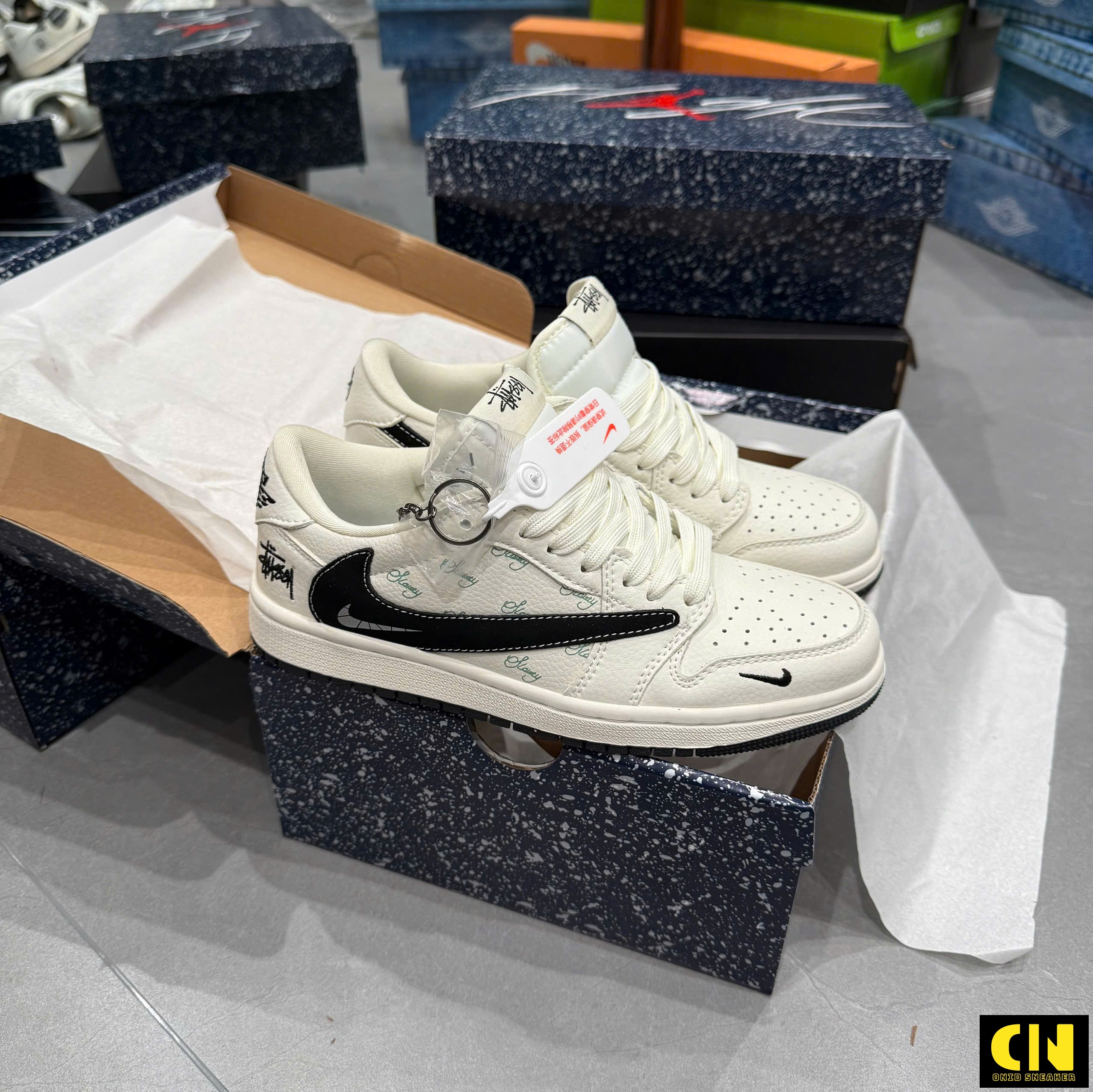 Giày Jordan 1 Low Travis Scott Stussy White Black Full Box Giày Jordan 1 Low Travis Scott Stussy White Black Full Box