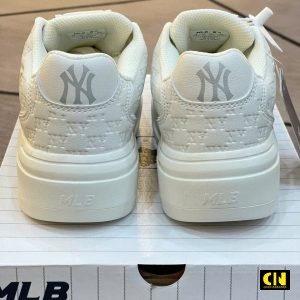 Giay Mlb Chunky Liner Dap Noi Logo Ny Trang Giày MLB Chunky Liner Dập Nổi Logo NY Trắng