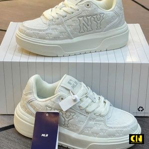 Giay Mlb Chunky Liner Embo Mono Ny Yankees White Giày MLB Chunky Liner Embo Mono NY Yankees White