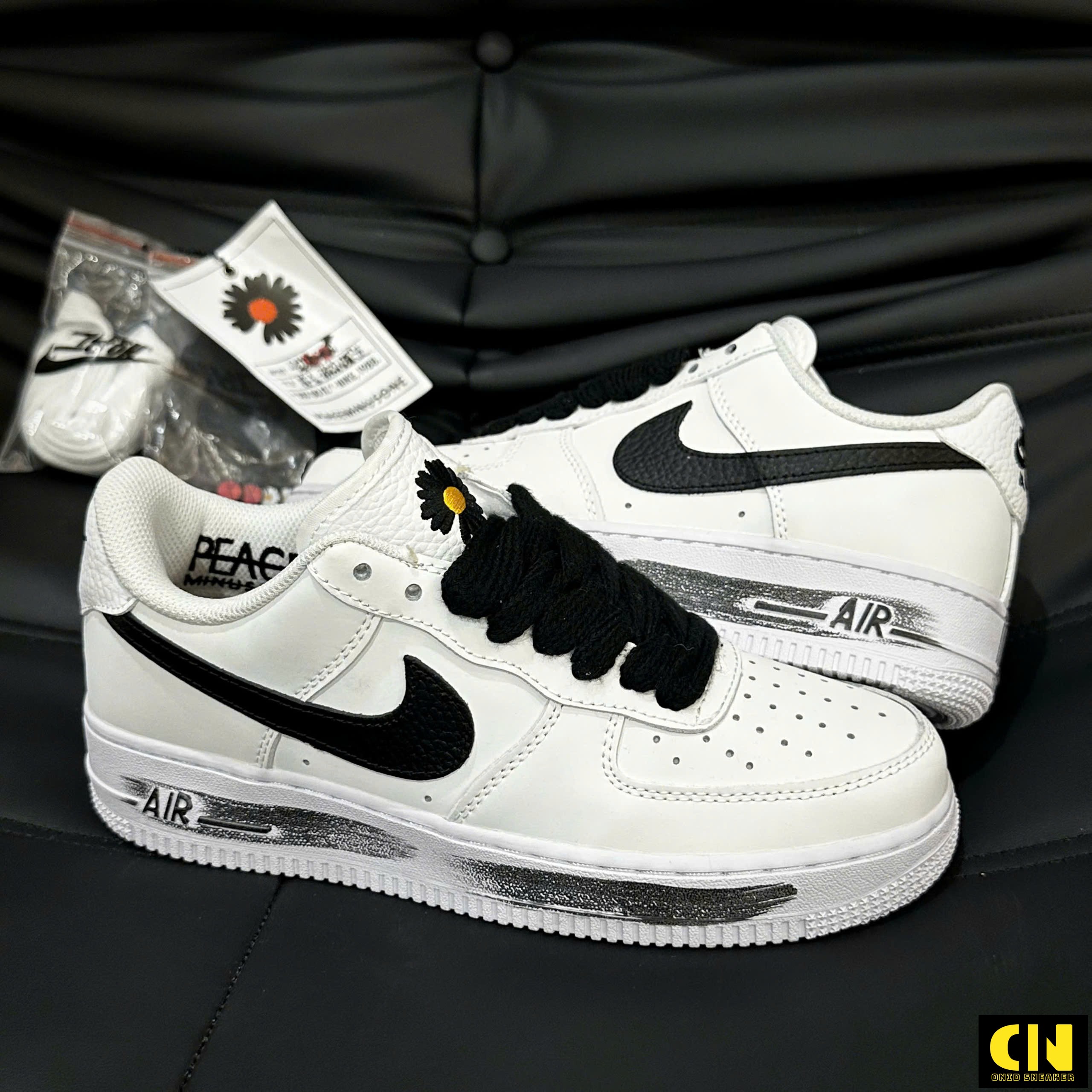 Giày Nike Air Force 1 X G-Dragon Para-Noise 2.0 Đen Trắng Giày Nike Air Force 1 x G-Dragon Para-Noise 2.0 Đen Trắng