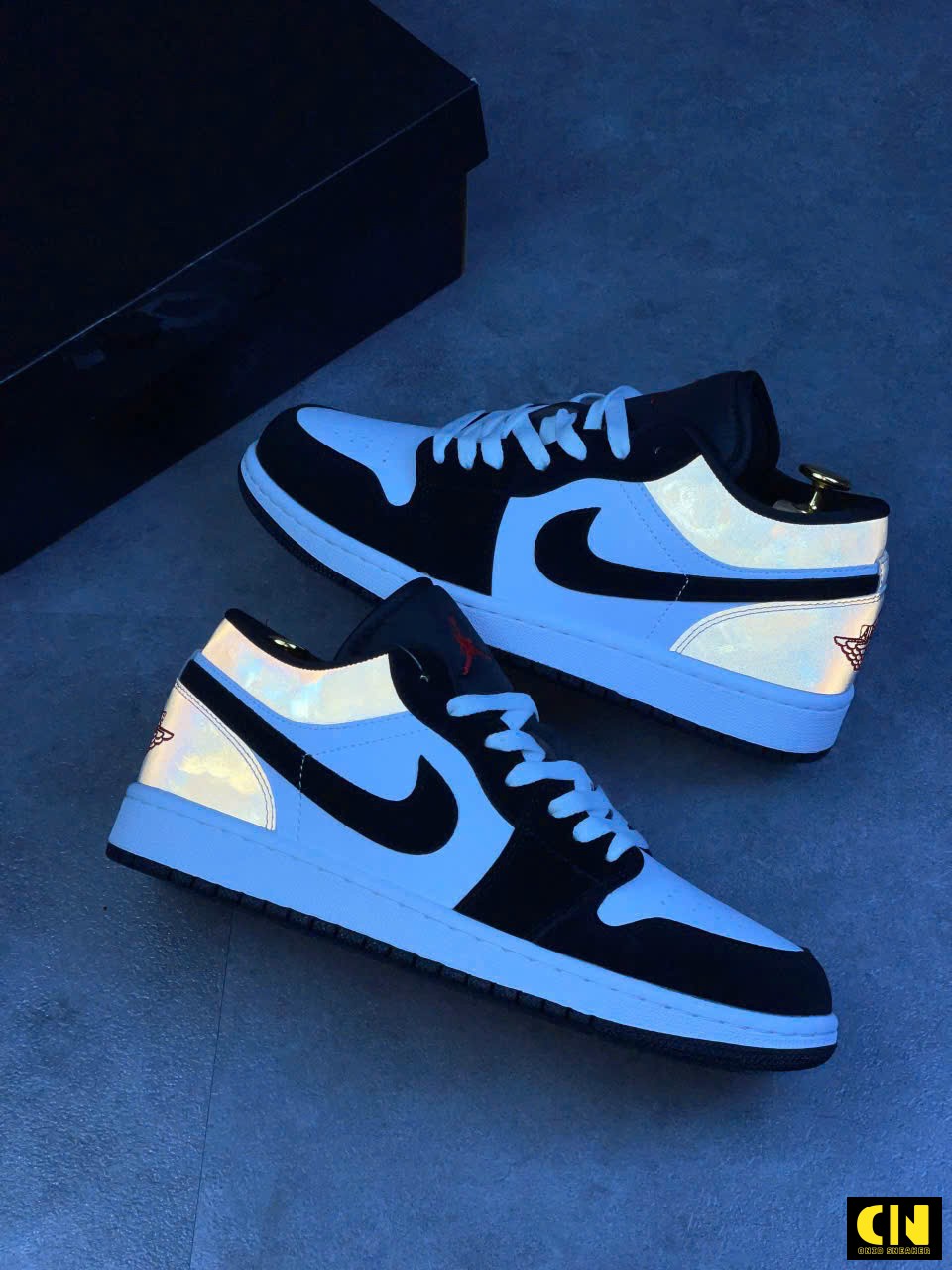 Giày Nike Air Jordan 1 Low Se White Fire Red Black Silver Giày Nike Air Jordan 1 Low SE White Fire Red Black Silver