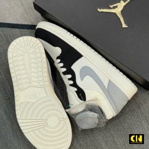 Giay Nike Jordan 1 Low Sail Light Smoke Grey Trang Den Got Xam Giày Nike Jordan 1 Low Sail Light Smoke Grey Trắng Đen Gót Xám