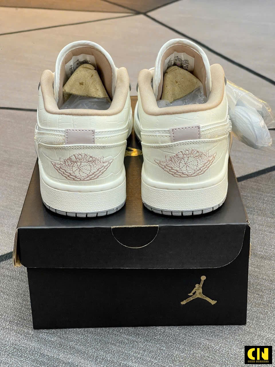 Giày Nike Jordan 1 Low Sail Soft Pearl Classic Cổ Thấp Đính Đá Leather Giày Nike Jordan 1 Low Sail Soft Pearl Classic Cổ Thấp Đính Đá Leather