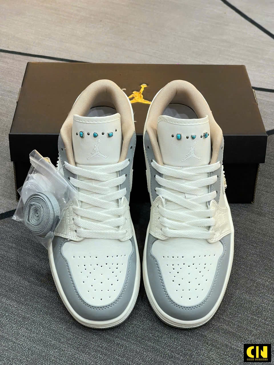 Giày Nike Jordan 1 Low Sail Soft Pearl Xám Trắng Giày Nike Jordan 1 Low Sail Soft Pearl Xám Trắng