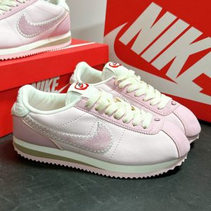 Giay Nu Nike Cortez Valentine Pink White Sanh Dieu Fullbox Giày Nữ Nike Cortez Valentine Pink White Sành Điệu Fullbox