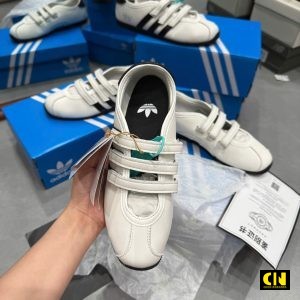 Giay Adidas Anfu Trainers Trang Den De Bang Full Box Giày Adidas ANFU Trainers Trắng Đen Đế Bằng Full Box
