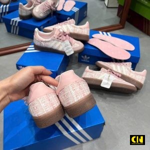 Giay Adidas Handball Spezial W Mau Hong Vai Tweed Giày Adidas Handball Spezial W Màu Hồng Vải Tweed