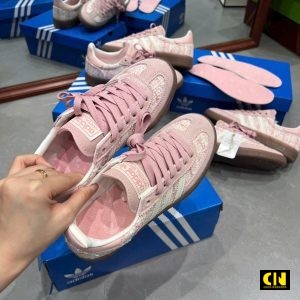 Giay Adidas Spezial De Cao Su Mau Hong Cuc Dep Giày Adidas Spezial Đế Cao Su Màu Hồng Cực Đẹp