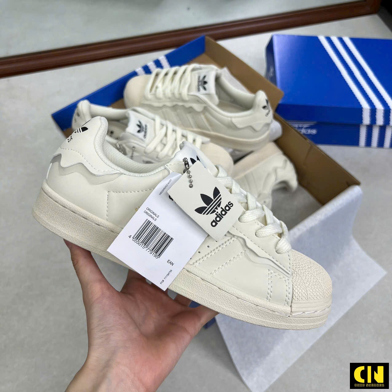 Giày Adidas Superstar Màu Kem Viền Gợn Sóng Giày Adidas Superstar Màu Kem Viền Gợn Sóng