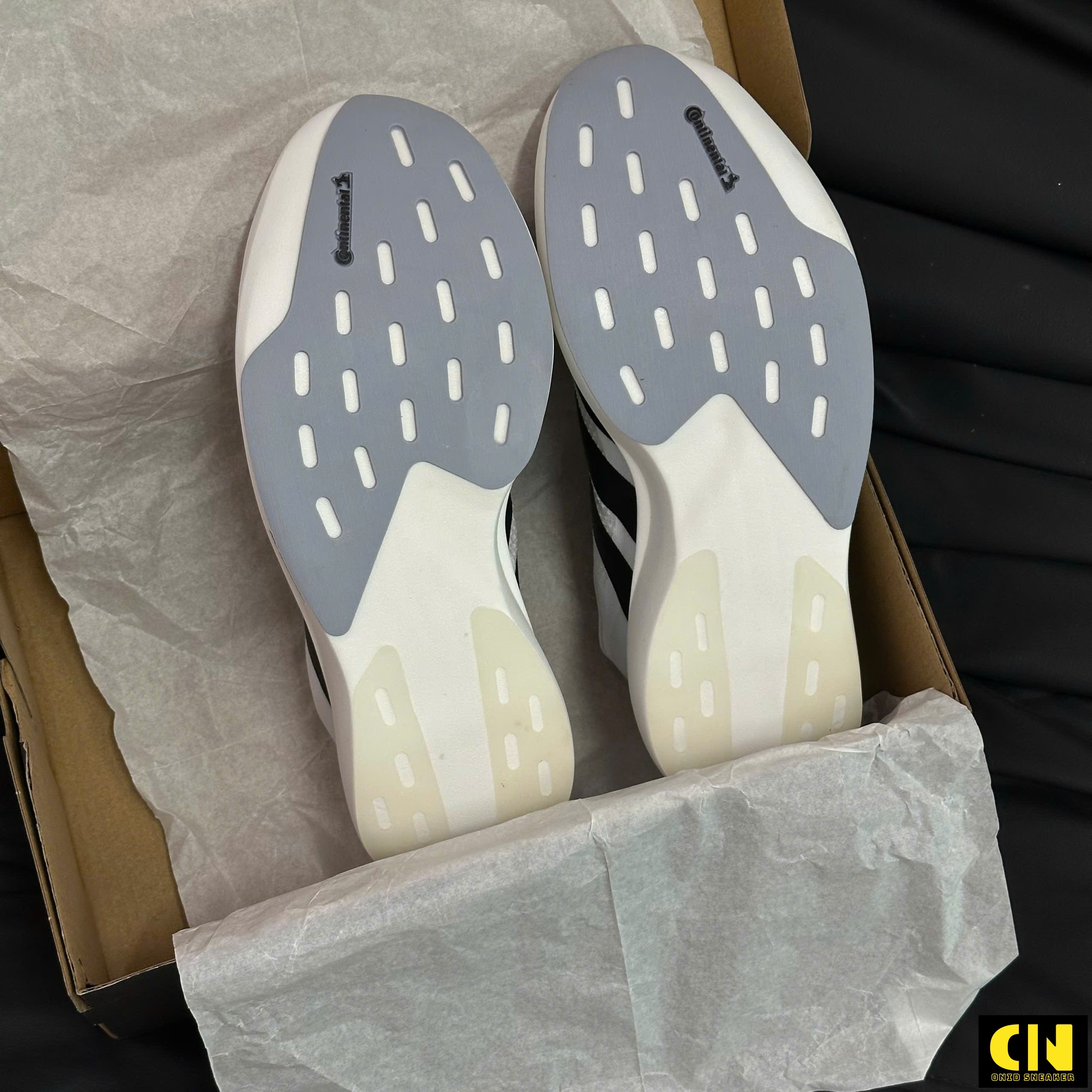 Giày Chạy Bộ Adizero Evo Sl Trắng Sọc Đen Giày Chạy Bộ Adizero Evo SL Trắng Sọc Đen