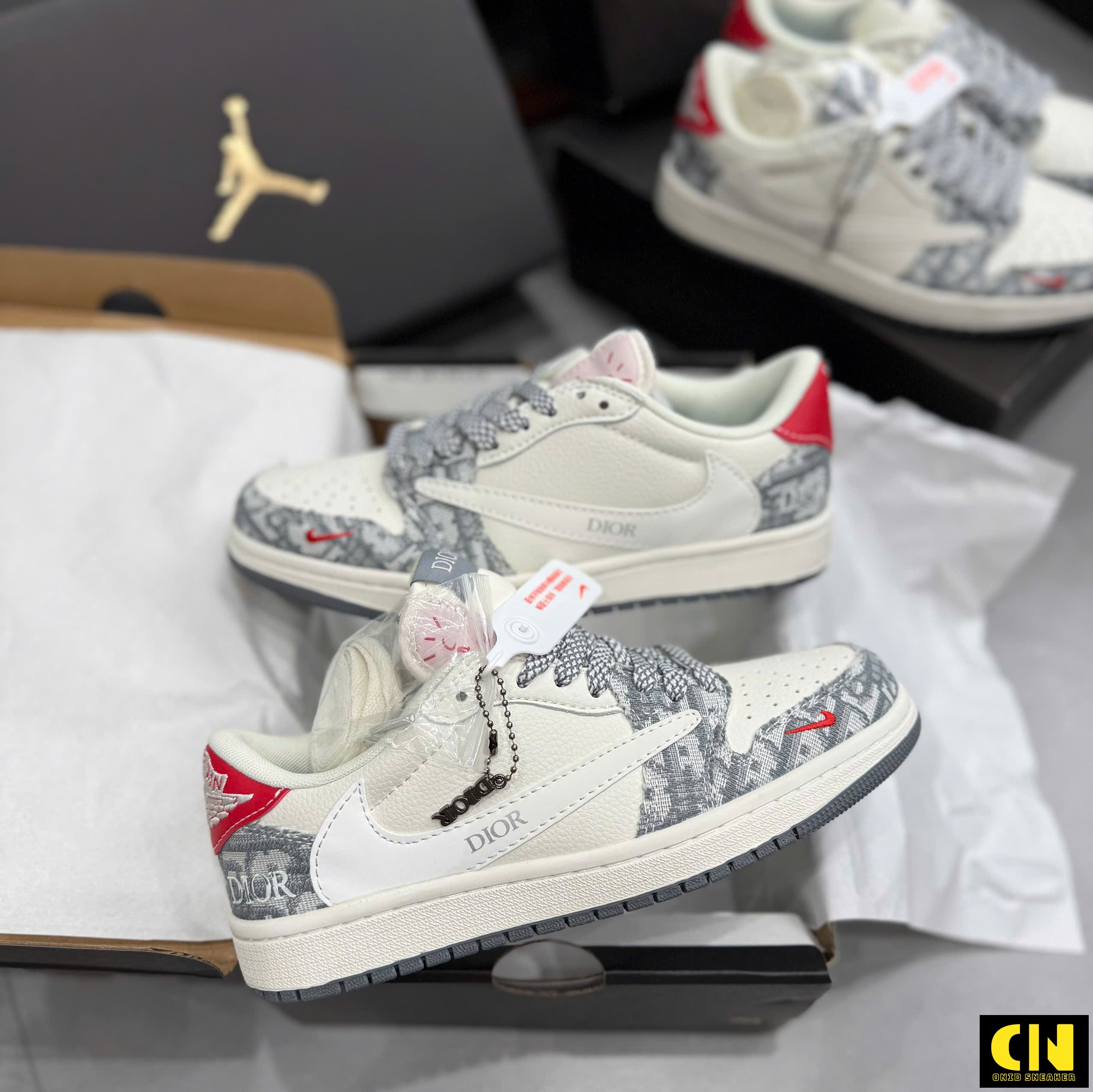 Giày Jordan 1 Low Travis Scott Dior Màu Grey Red Full Box Giày Jordan 1 Low Travis Scott Dior Màu Grey Red Full Box