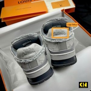 Giay Lv Trainer Trang Xam Denim Logo Theu Giày LV Trainer Trắng Xám Denim Logo Thêu