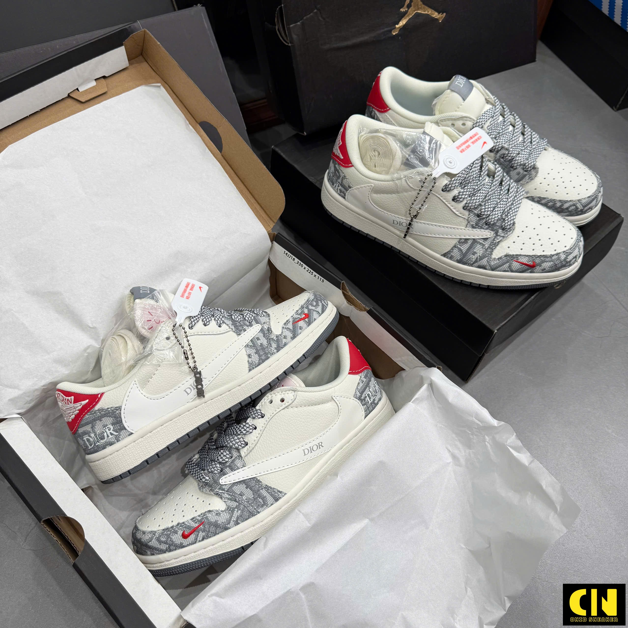 Giày Nike Jordan 1 Low Travis Scott Dior Màu Xám Đỏ Giày Nike Jordan 1 Low Travis Scott Dior Màu Xám Đỏ