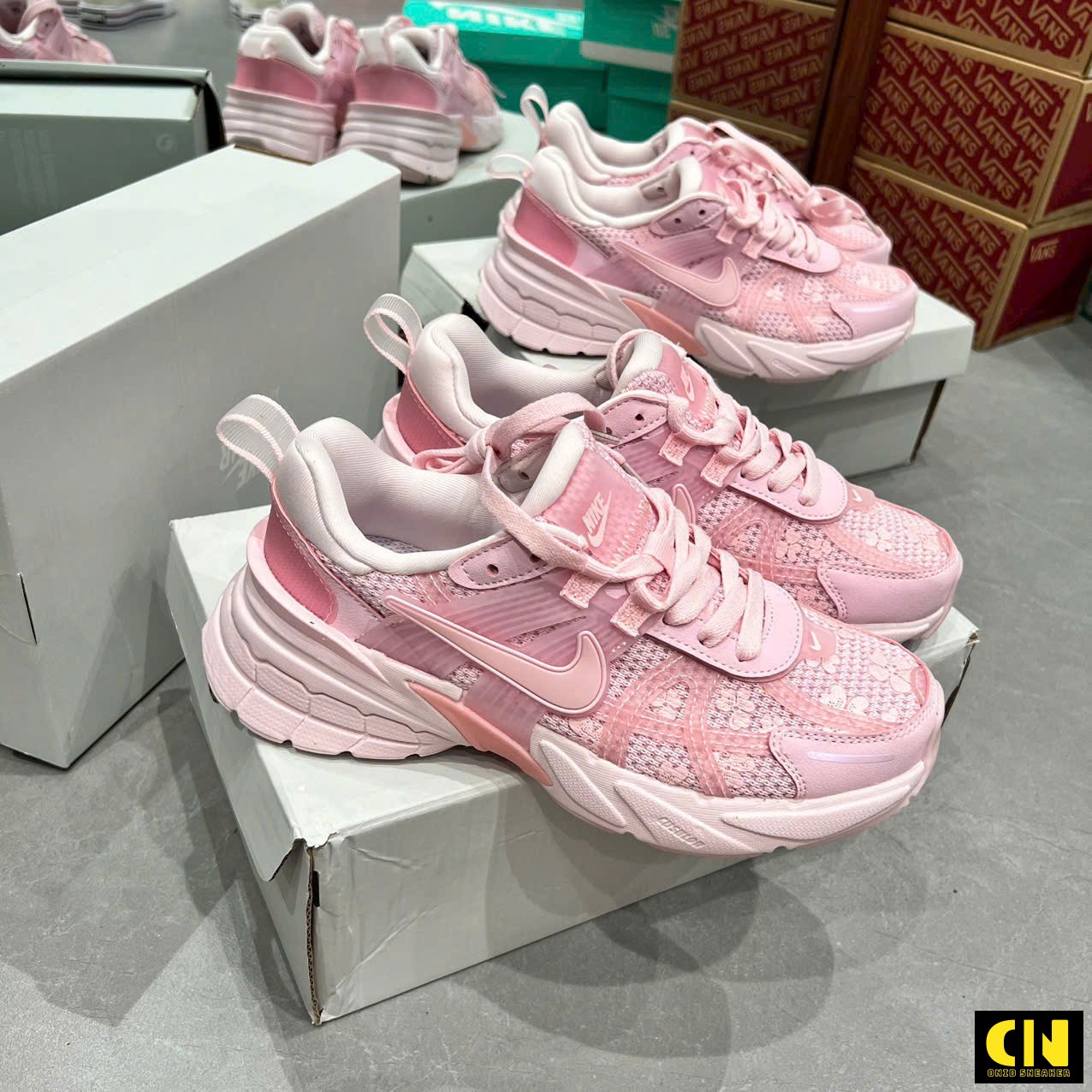 Giày Nike V2K Run Màu Hồng Pink Foam Giày Nike V2K Run Màu Hồng Pink Foam