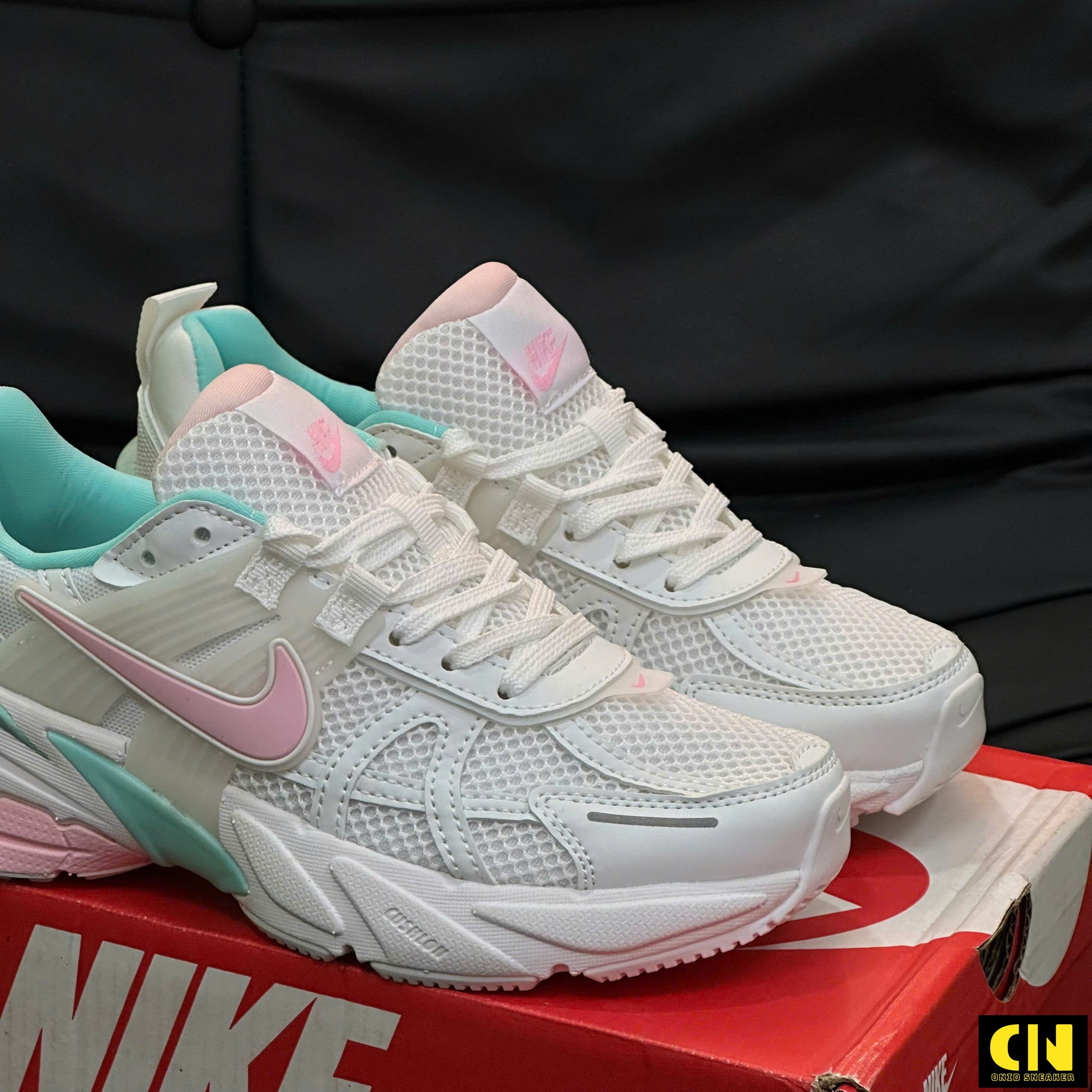 Giày Nike V2K Run Màu Pastel Xanh Ngọc Hồng Trắng Giày Nike V2K Run Màu Pastel Xanh Ngọc Hồng Trắng
