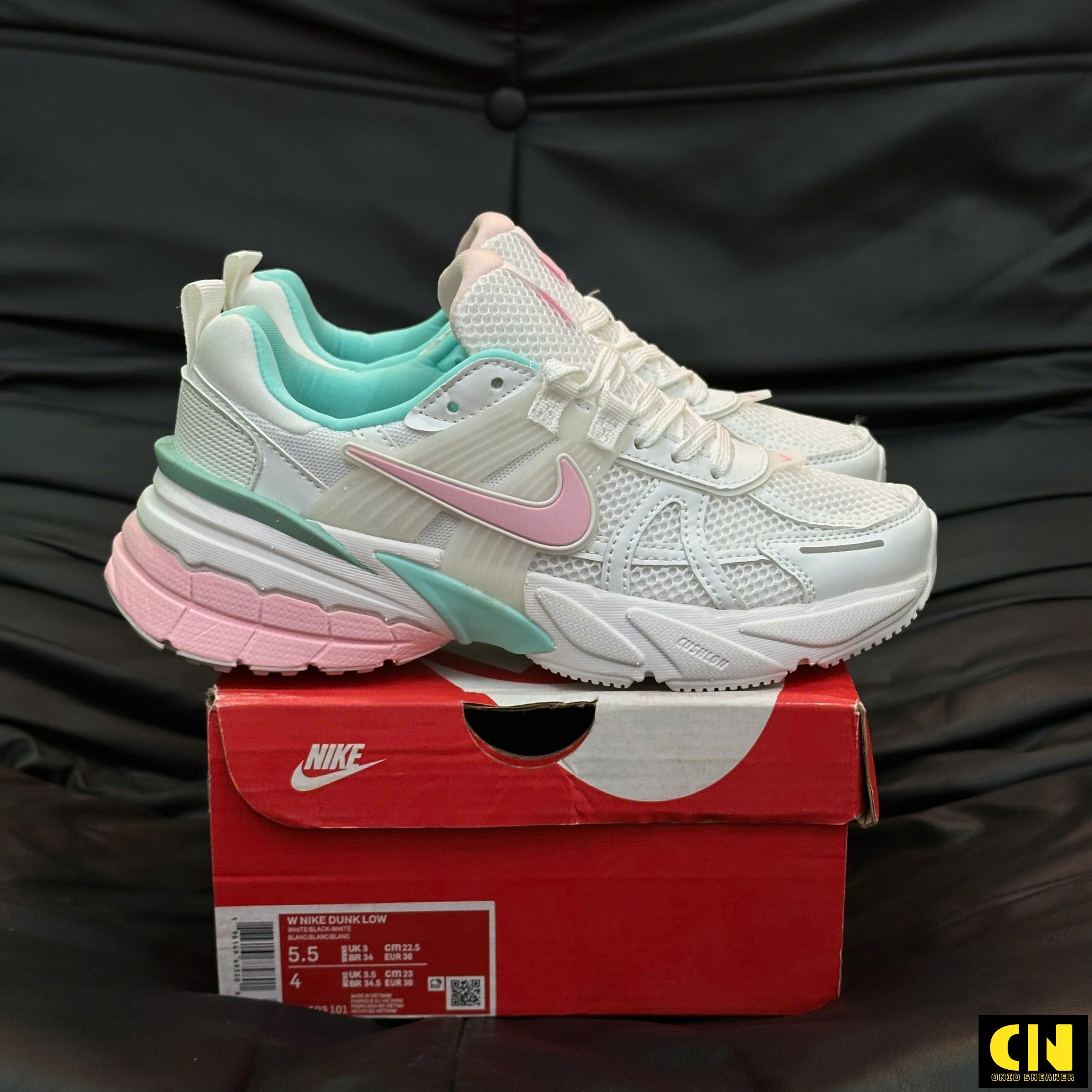 Giày Nike V2K Run Màu Xanh Ngọc Hồng Trắng Giày Nike V2K Run Màu Xanh Ngọc Hồng Trắng