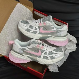 Giay Nike V2K Run Platinum Tint Pink Giày Nike V2K Run Platinum Tint Pink