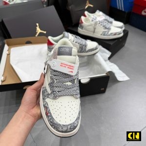 Giay Sneaker Jordan 1 Low Travis Scott Dior Grey Red Giày Sneaker Jordan 1 Low Travis Scott Dior Grey Red
