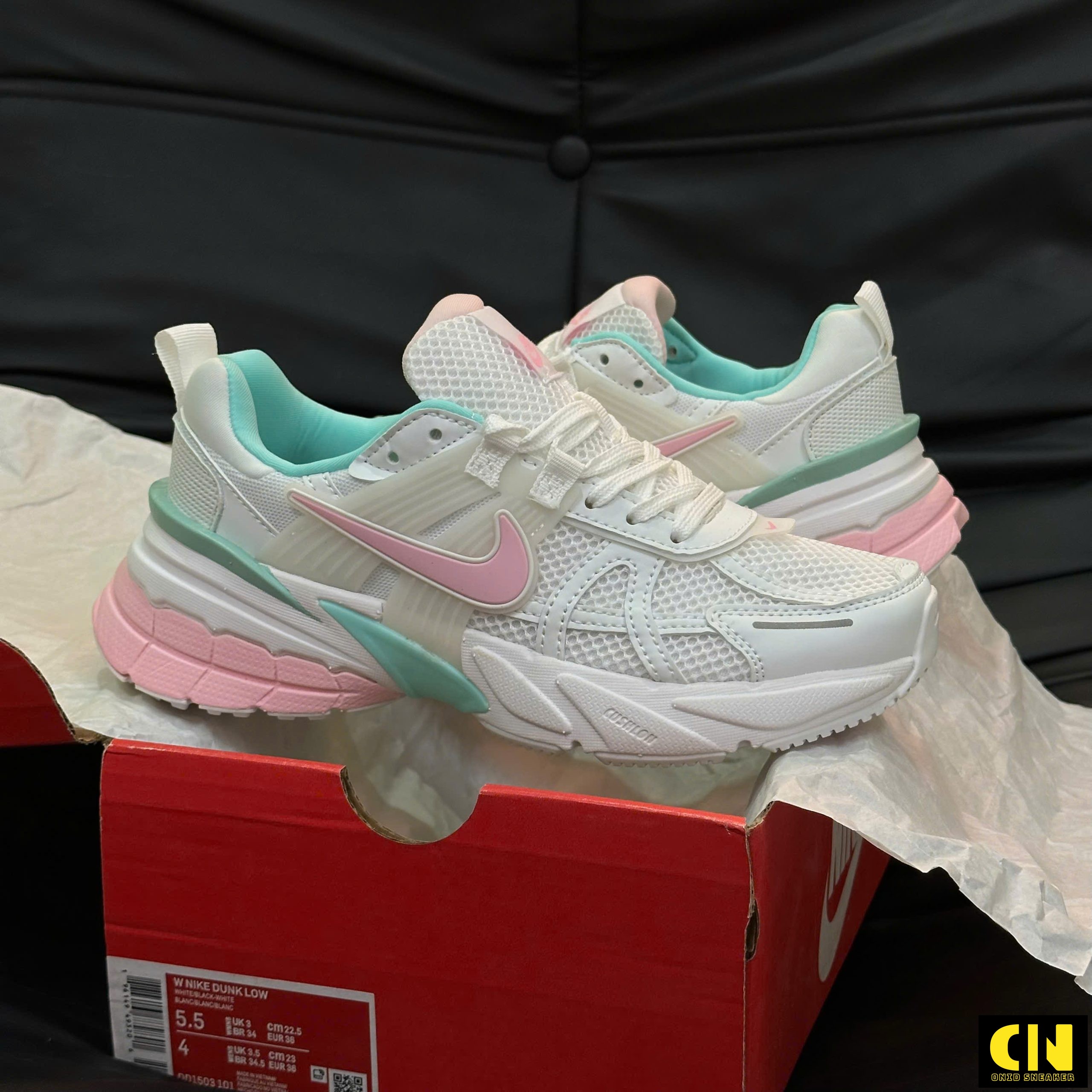 Giày Sneaker Nike V2K Run Xanh Ngọc Hồng Trắng Giày Sneaker Nike V2K Run Xanh Ngọc Hồng Trắng