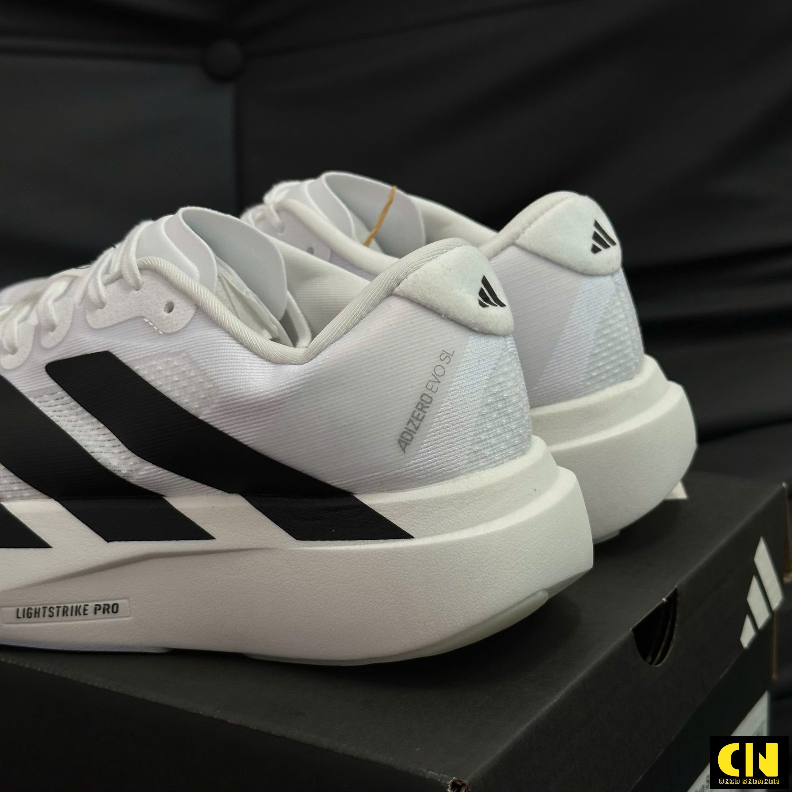 Giày Thể Thao Evo Sl Trắng Đen Chạy Bộ Giày Thể Thao Evo SL Trắng Đen Chạy Bộ