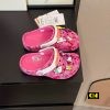 Dep Crocs Classic Clog X Hello Kitty Dep Crocs Classic Clog x Hello Kitty