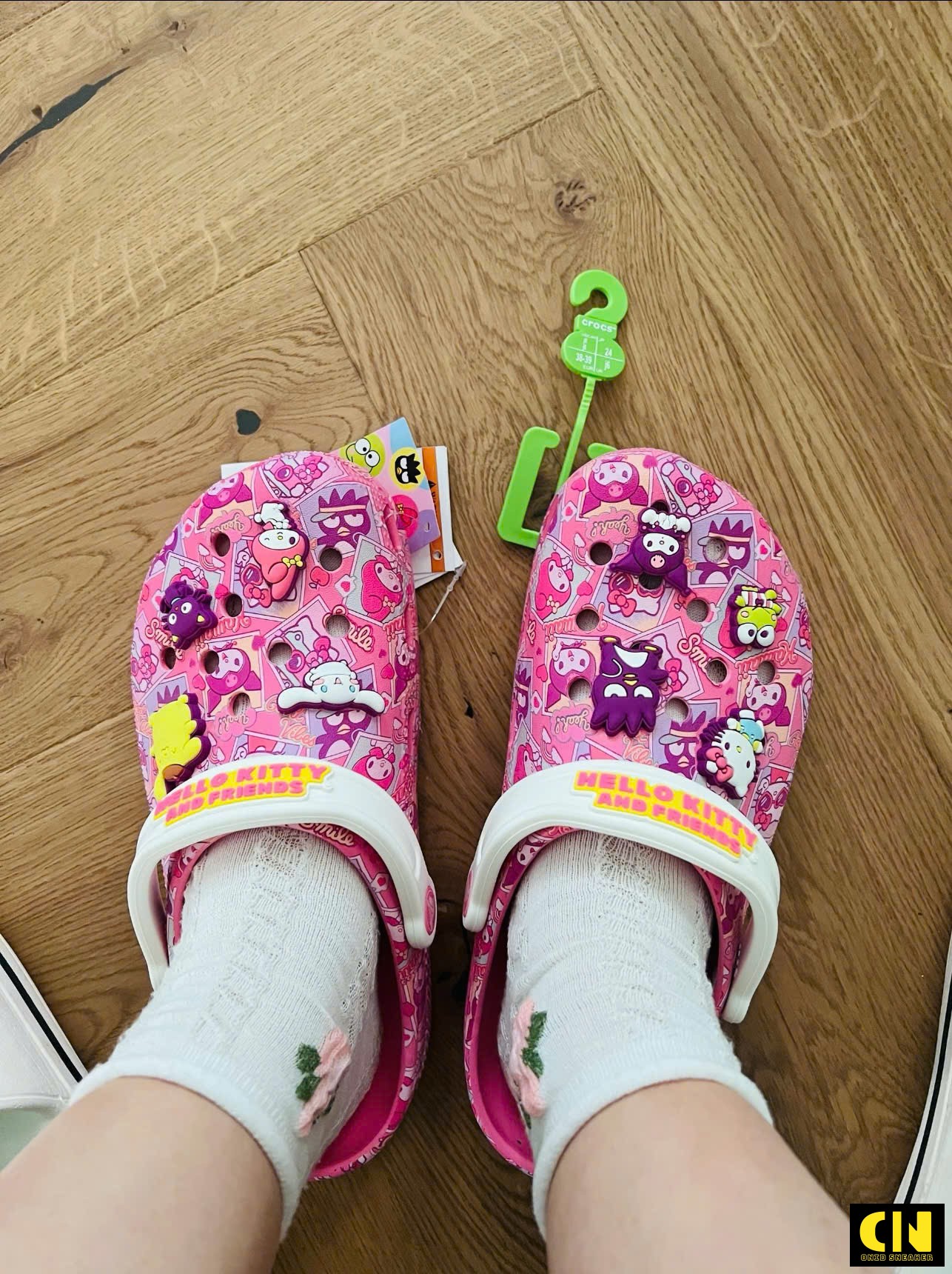 Dép Crocs Hello Kitty Màu Hồng Giá Rẻ Dép Crocs Hello Kitty Màu Hồng Giá Rẻ