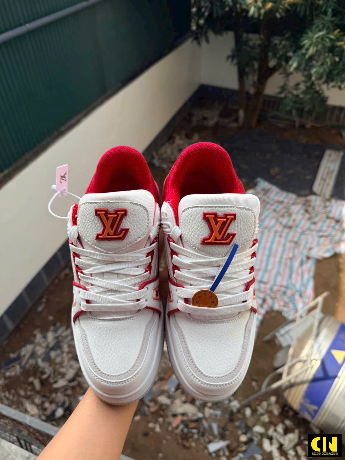 Giày Louis Vuitton Lv Trainer Màu Trắng Đỏ Cao Cấp Giày Louis Vuitton LV Trainer Màu Trắng Đỏ Cao Cấp