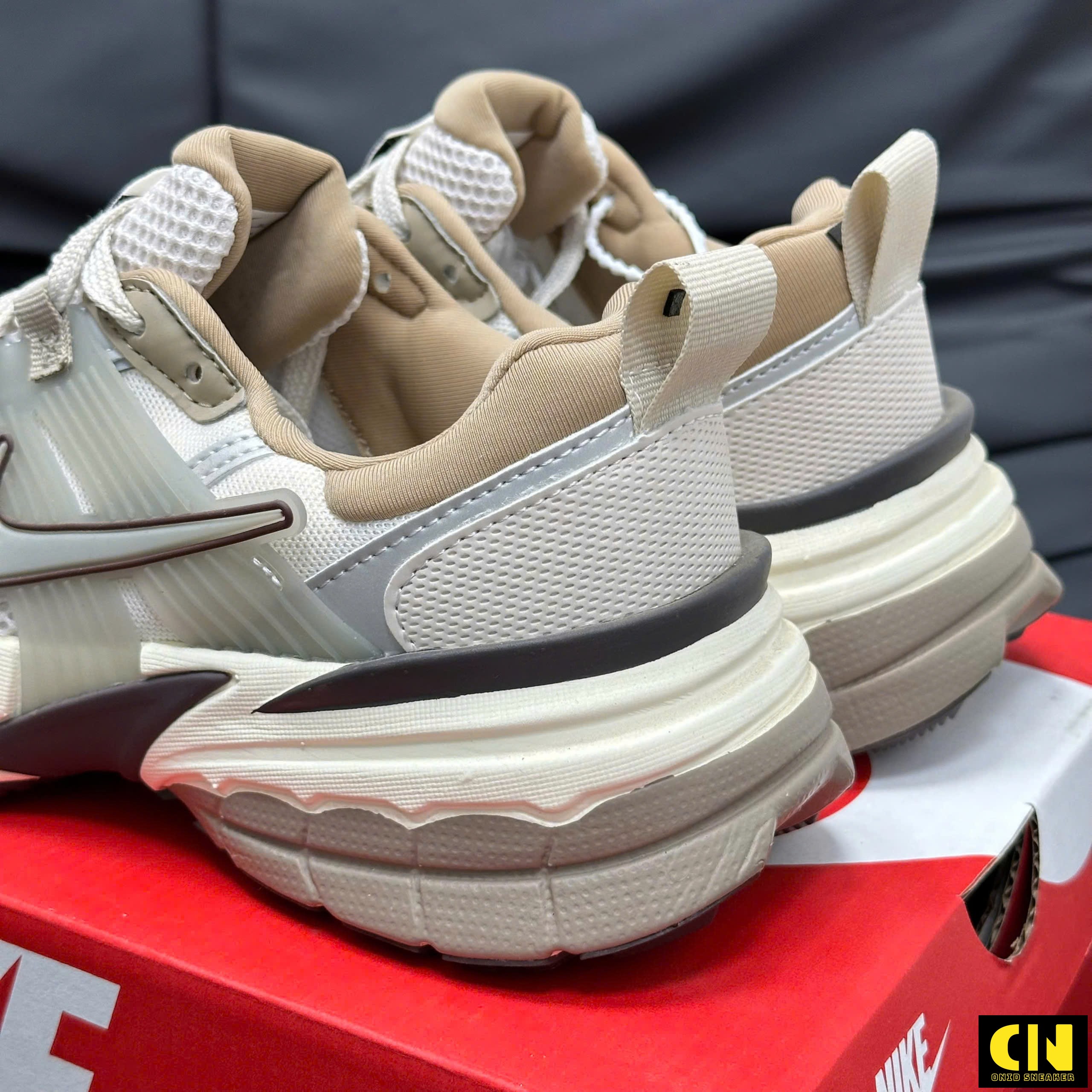 Giày Nike V2K Run Metallic Silver Xám Nâu Giày Nike V2K Run Metallic Silver Xám Nâu