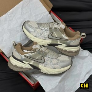 Giày Nike V2K Run Pure Platinum Metallic Silver