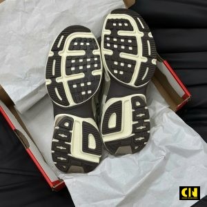 Giay Nike V2K Run Pure Platinum Metallic Silver Nau Giày Nike V2K Run Pure Platinum Metallic Silver Nâu