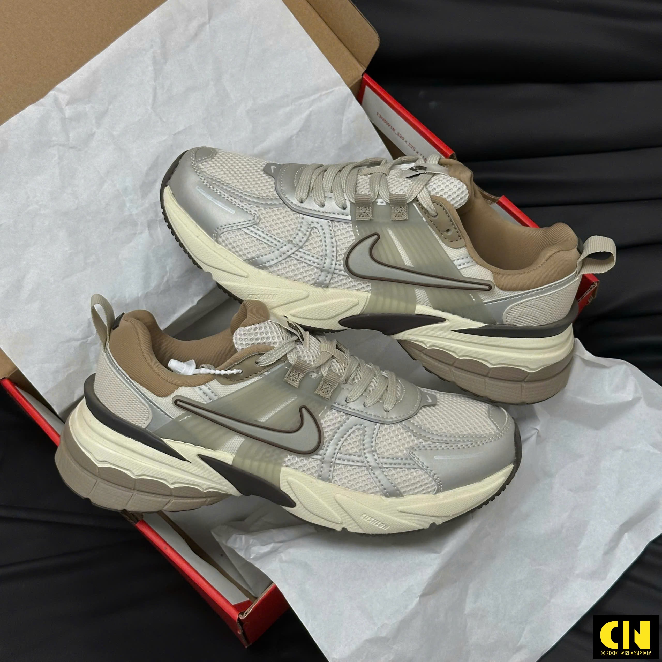 Giày Nike V2K Run Pure Platinum Metallic Silver Giày Nike V2K Run Pure Platinum Metallic Silver