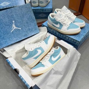 Giay Sneaker Jordan 1 Low Worn Blue Trang Giày Sneaker Jordan 1 Low Worn Blue Trắng