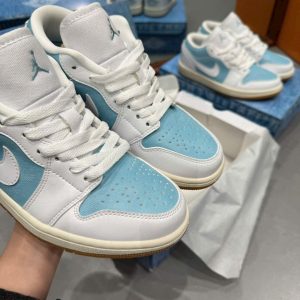 Giay Sneaker Jordan 1 Low Worn Blue Trang De Nau Giày Sneaker Jordan 1 Low Worn Blue Trắng Đế Nâu