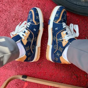 Giay Sneaker Lv Trainer Monogram Embroidered Denim Giay Sneaker LV Trainer Monogram Embroidered Denim