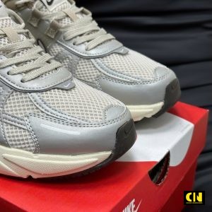 Giay Sneaker Nike V2K Run Mau Nau Bac Giày Sneaker Nike V2K Run Màu Nâu Bạc