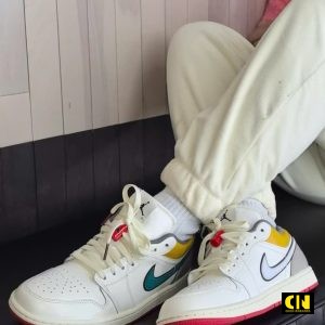 Giay The Thao Jordan 1 Co Thap Sail Yellow Ochre Got Xam Giày Thể Thao Jordan 1 Cổ Thấp Sail Yellow Ochre Gót Xám