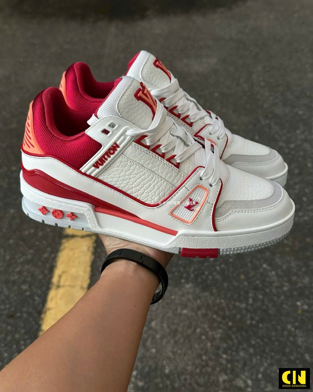 Giày Thể Thao Louis Vuitton Lv Trainer White Red 2026 Giày Thể Thao Louis Vuitton LV Trainer White Red 2026